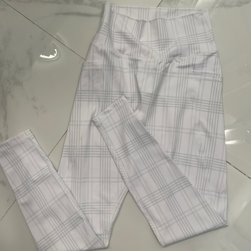 Buffbunny size small leggings, like new
